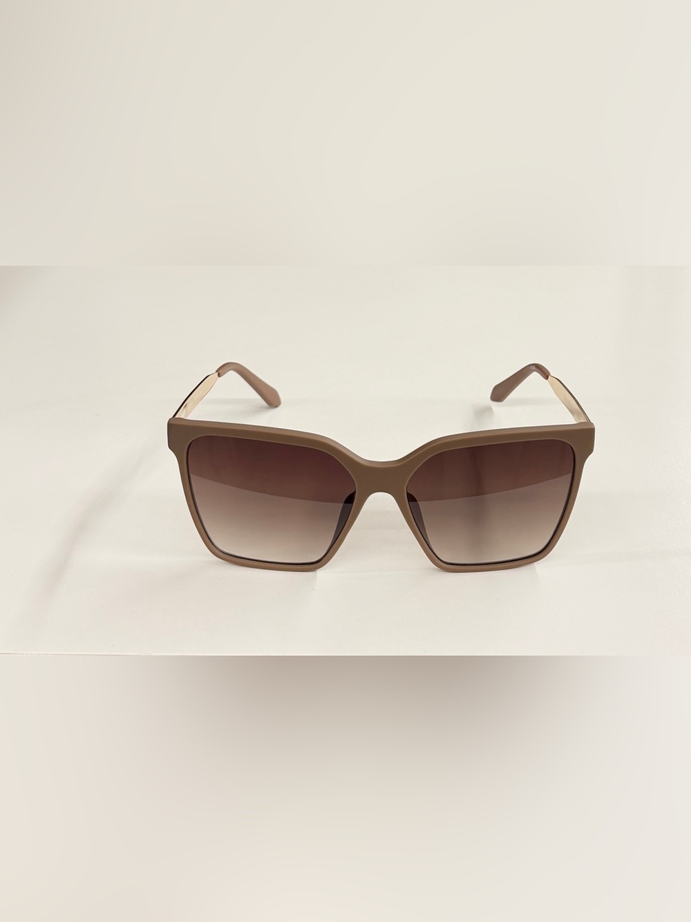 QUAY LEVEL UP REMIXED COLOR: Matte Doe Frame / Brown Lens - Picture 3 of 10